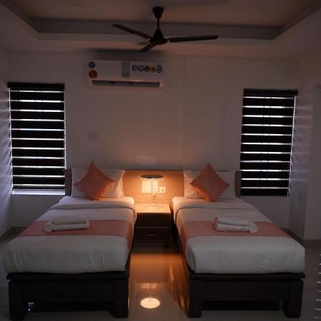 Chandra Inn Kollam Bagian luar foto