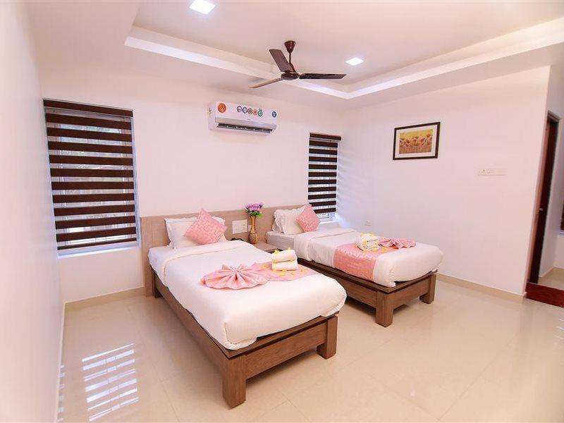Chandra Inn Kollam Bagian luar foto