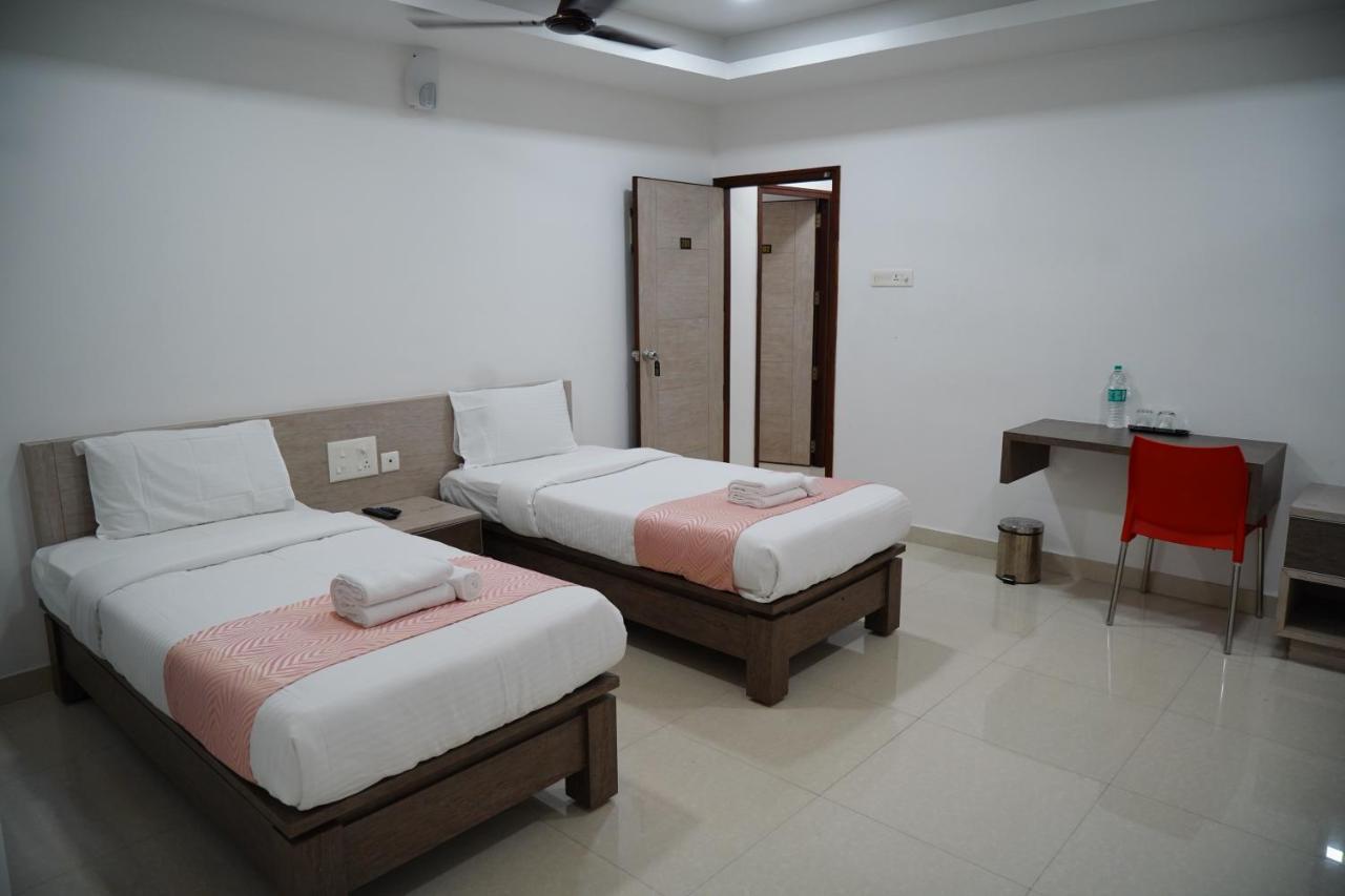 Chandra Inn Kollam Bagian luar foto