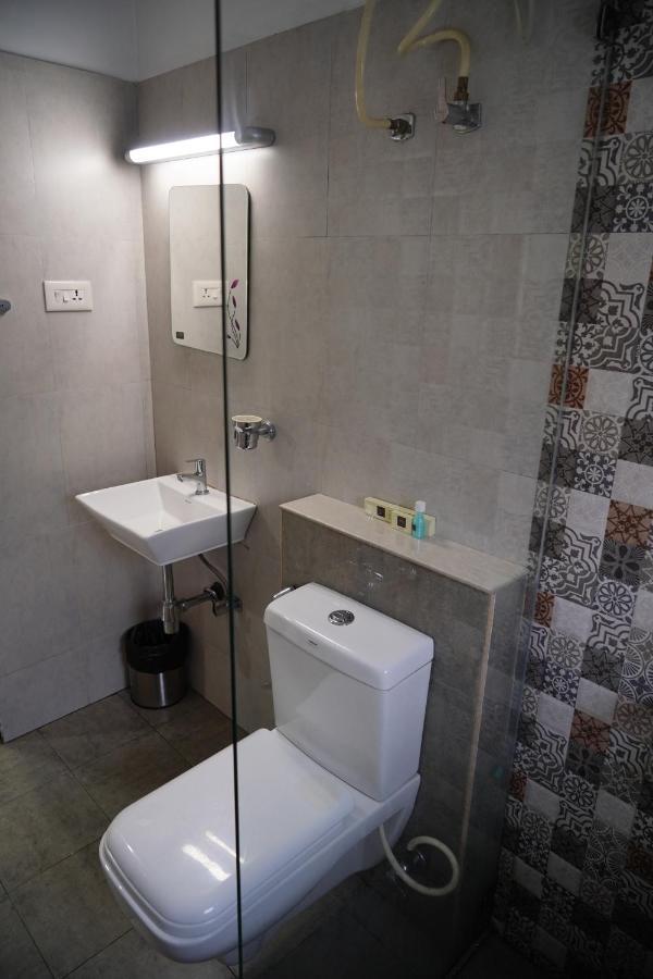 Chandra Inn Kollam Bagian luar foto