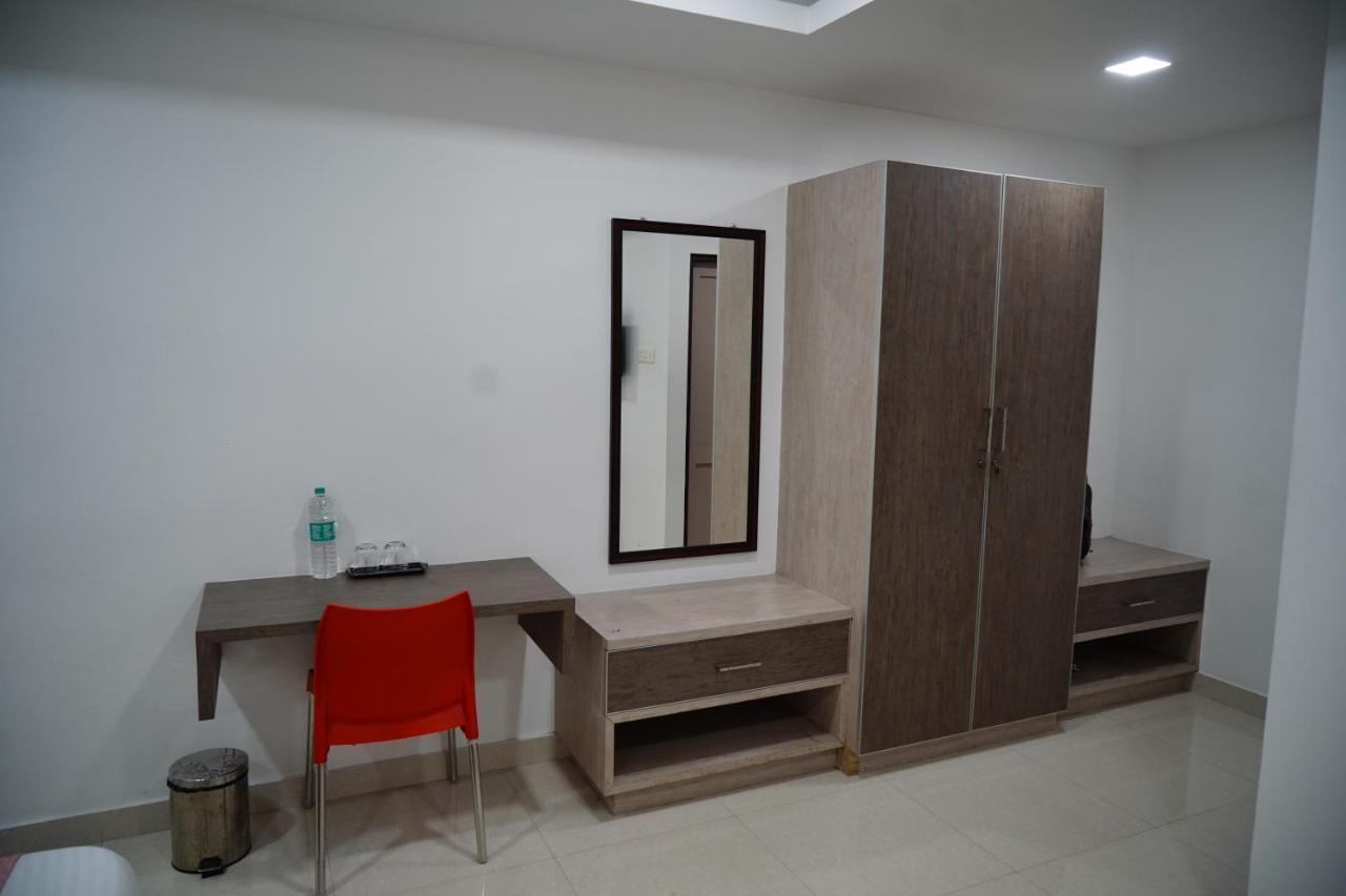 Chandra Inn Kollam Bagian luar foto