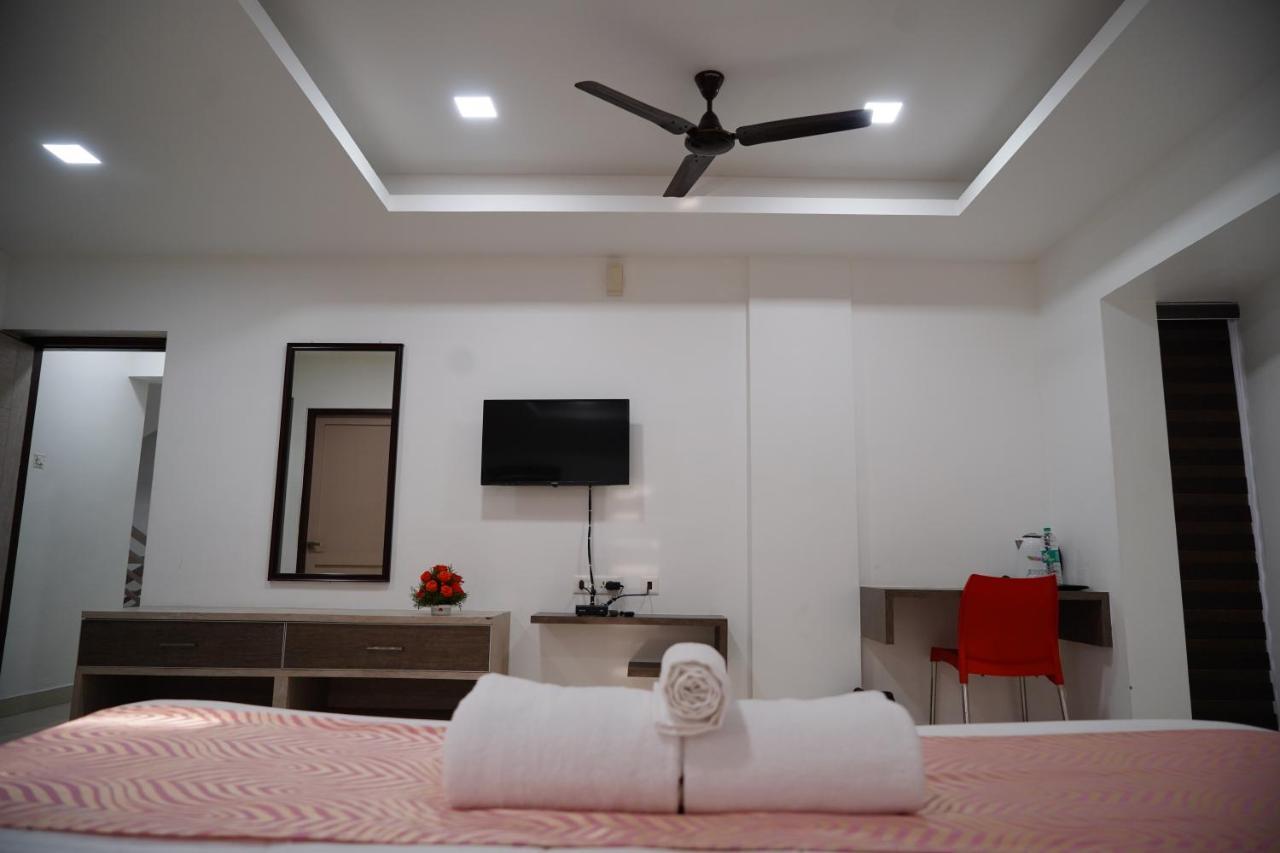 Chandra Inn Kollam Bagian luar foto