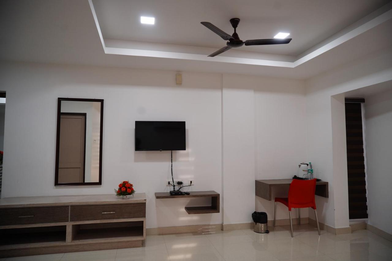 Chandra Inn Kollam Bagian luar foto