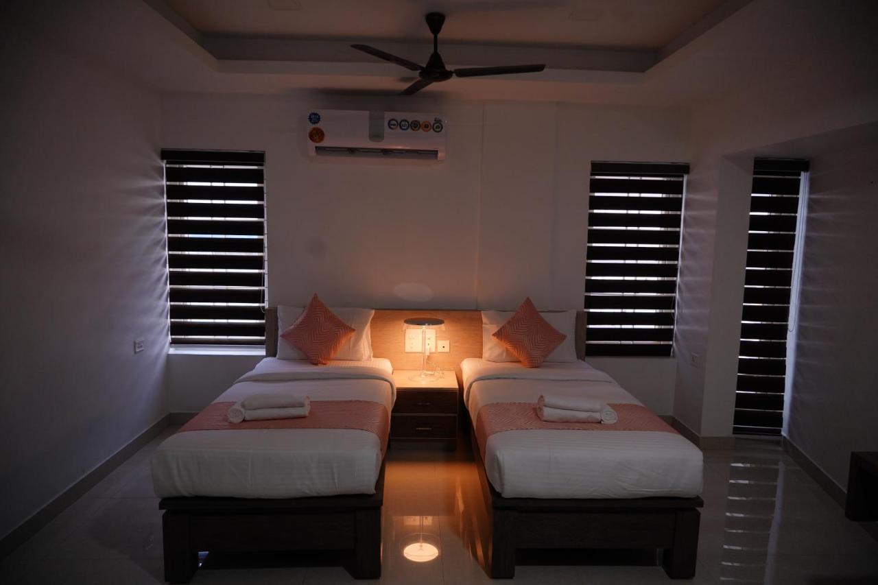 Chandra Inn Kollam Bagian luar foto